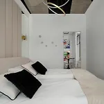 Air Conditioned In Center By Renters Prestige * ורוצלב