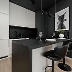 Air Conditioned In Center By Renters Prestige شقة