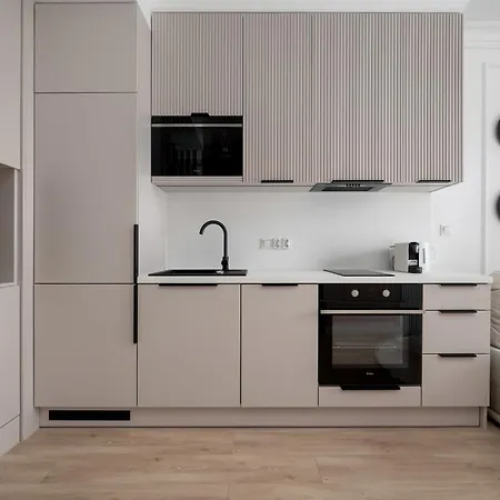 Air Conditioned In Center By Renters Prestige * Wrocław