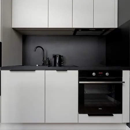 Air Conditioned In Center By Renters Prestige