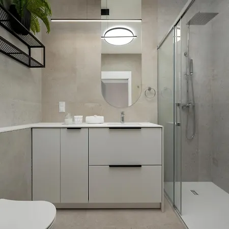Air Conditioned In Center By Renters Prestige شقة