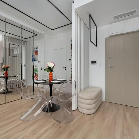 Air Conditioned In Center With Parking By Renters Prestige Daire Wroclaw