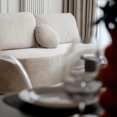 Air Conditioned In Center By Renters Prestige شقة *