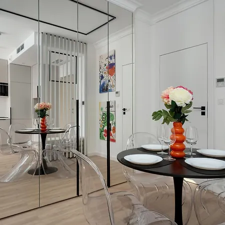 Air Conditioned In Center With Parking By Renters Prestige * Wroclaw