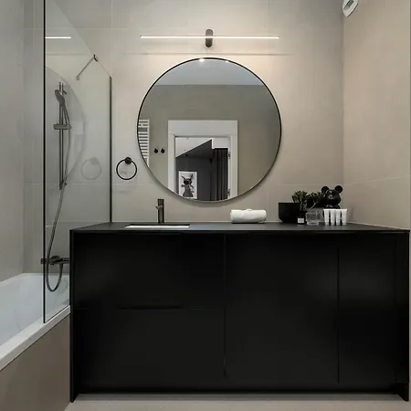 Air Conditioned In Center By Renters Prestige شقة