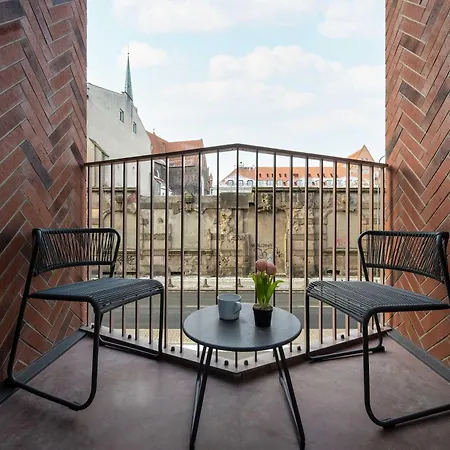 Air Conditioned In Center With Parking By Renters Prestige *