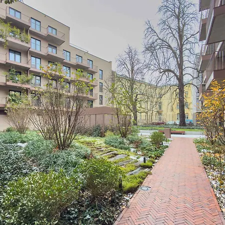 Air Conditioned In Center With Parking By Renters Prestige Daire *