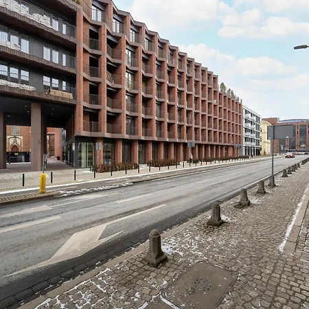 Air Conditioned In Center With Parking By Renters Prestige Wroclaw