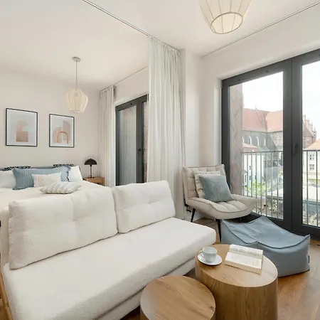 Air Conditioned In Center By Renters Prestige * ורוצלב