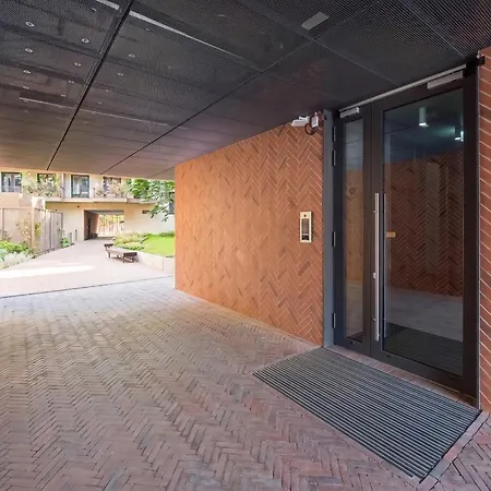 Air Conditioned In Center By Renters Prestige דירה