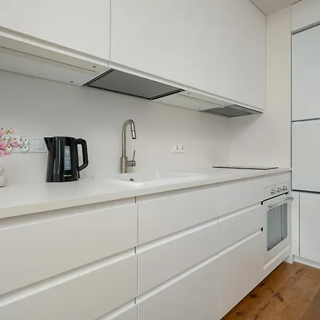 Air Conditioned In Center By Renters Prestige * ורוצלב