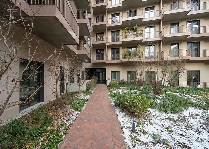 Air Conditioned In Center By Renters Prestige Vratislav