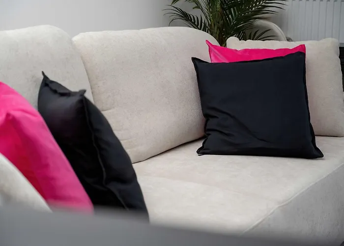 Air Conditioned In Center By Renters Prestige *