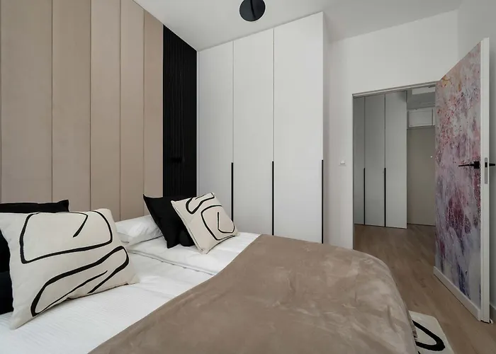 Air Conditioned In Center By Renters Prestige