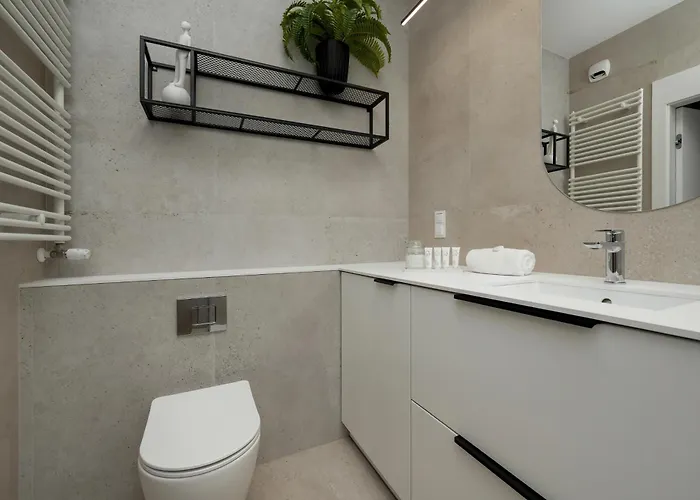 Air Conditioned In Center With Parking By Renters Prestige