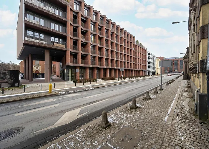 Air Conditioned In Center By Renters Prestige Vratislav